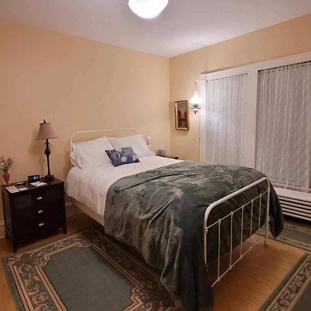 Oaklawn Inn Menomonie Luaran gambar