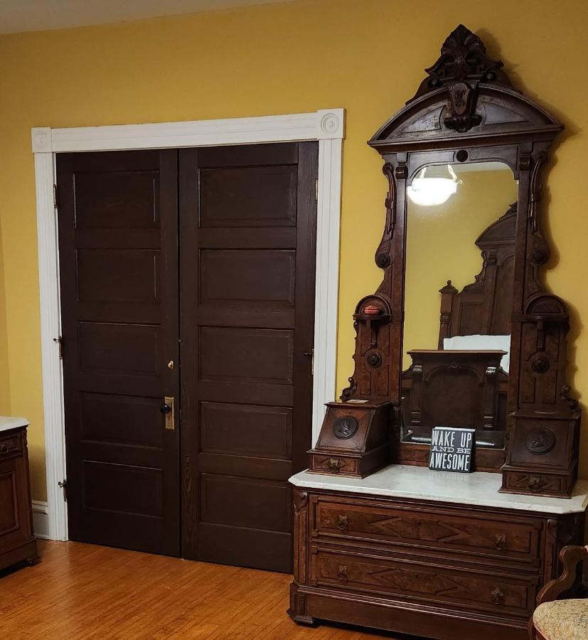 Oaklawn Inn Menomonie Luaran gambar